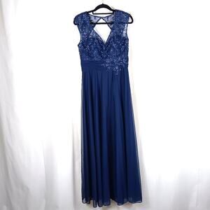 Cachet Vintage Embroidered Evening Gown Size 10 Sleeveless Keyhole